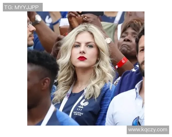 欧洲足球明星的另一面：他们妻子的优雅写真集