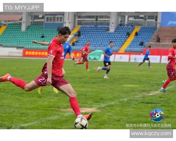 足球明星出场佩戴耳麦引发热议科技与运动结合的新趋势